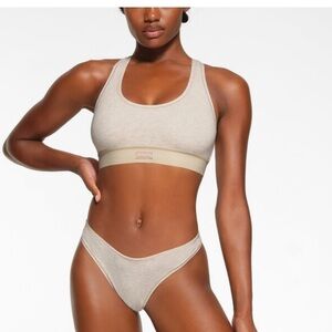 Skims sports bra
